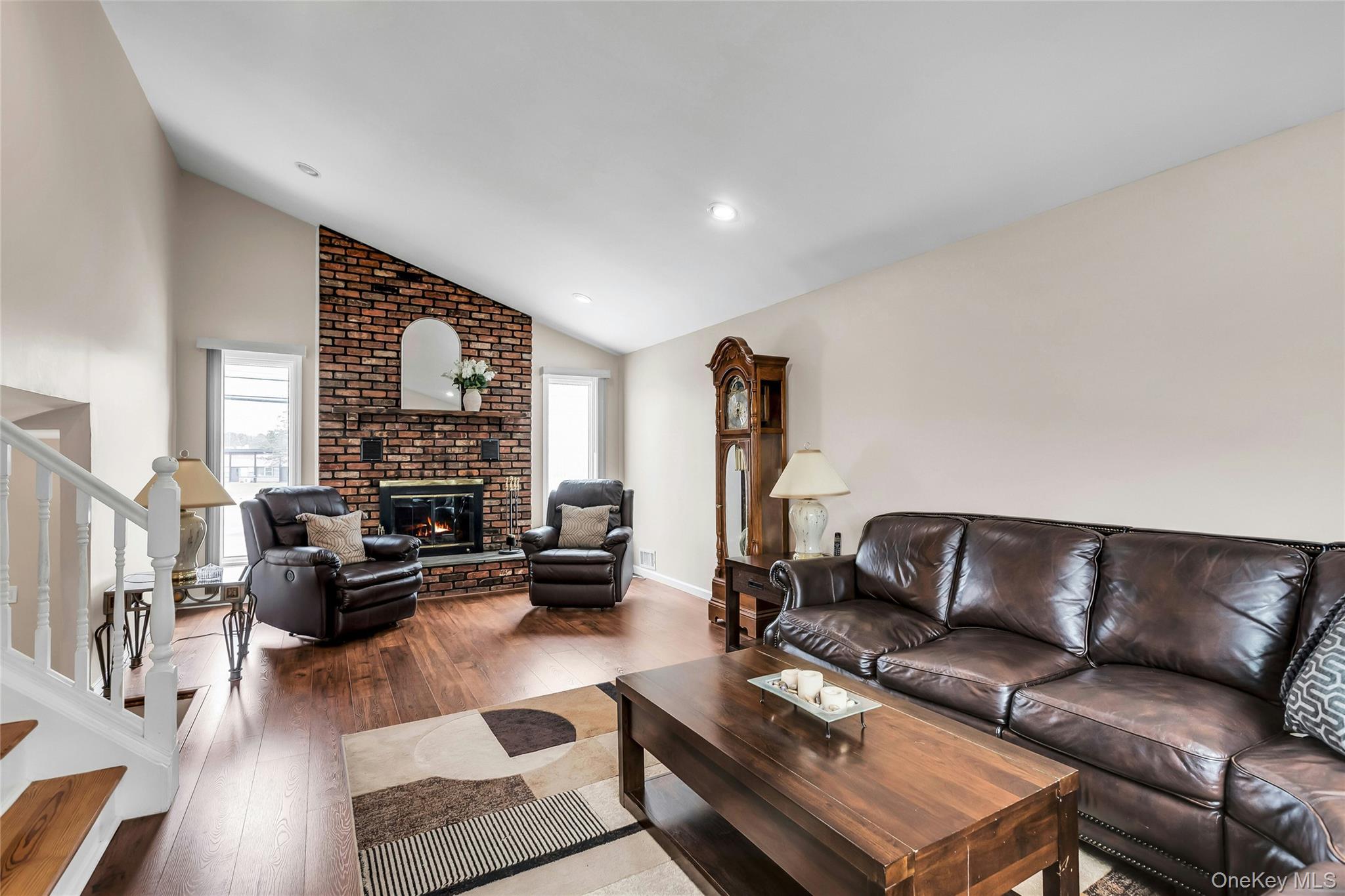 #13 photo, 360 Locust Avenue, Oakdale , NY 11769