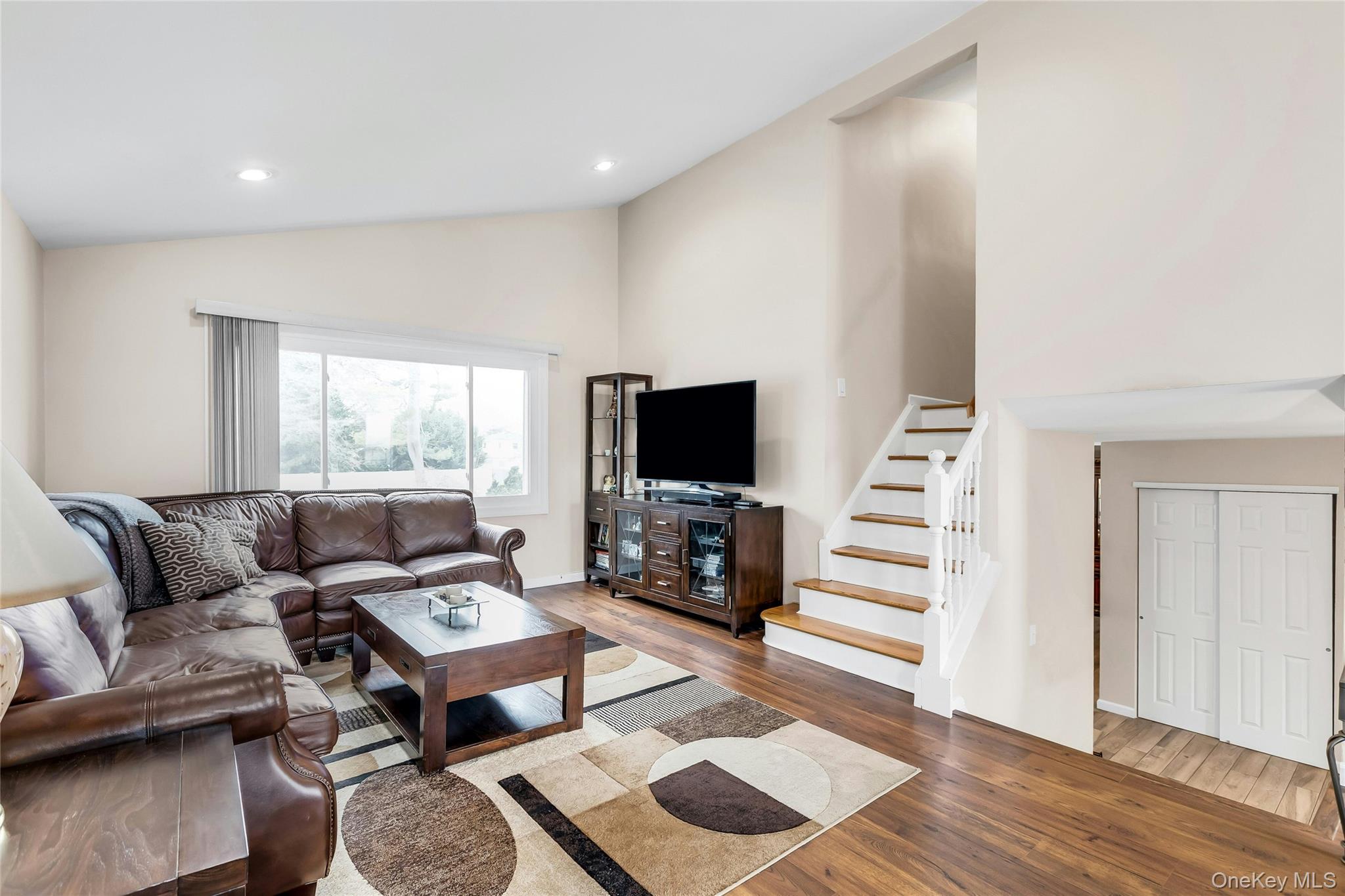 #14 photo, 360 Locust Avenue, Oakdale , NY 11769