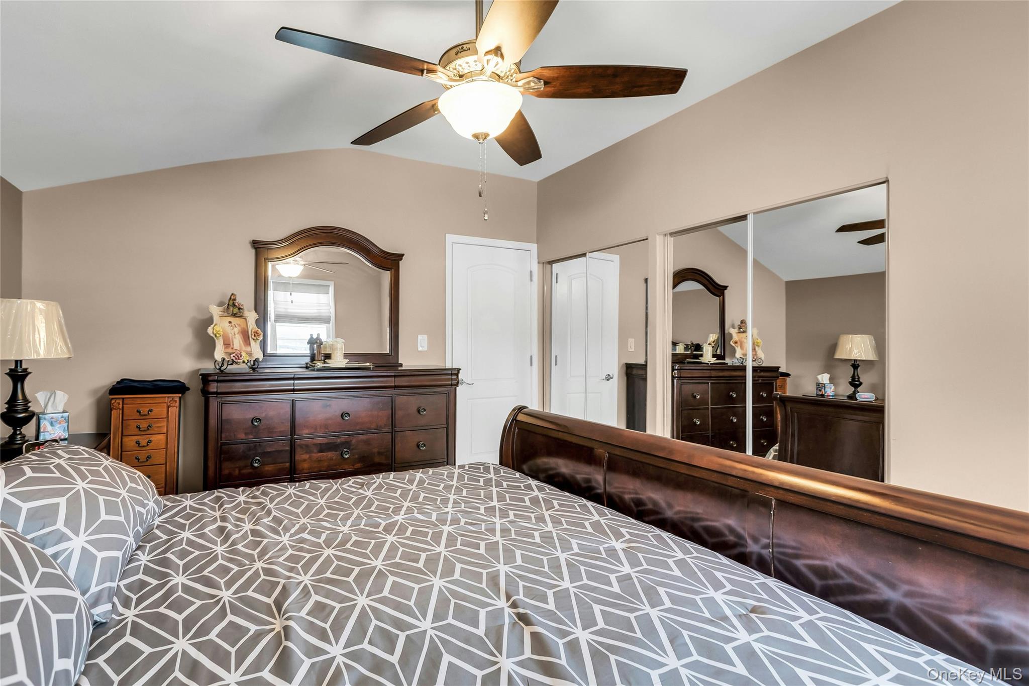 #17 photo, 360 Locust Avenue, Oakdale , NY 11769