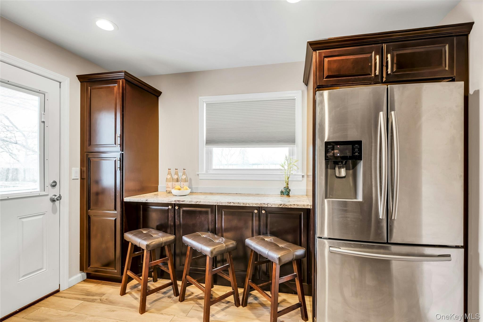 #7 photo, 360 Locust Avenue, Oakdale , NY 11769