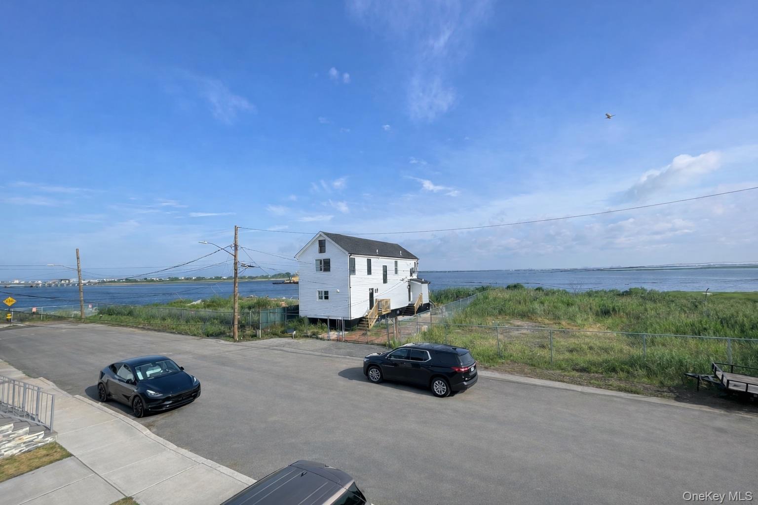 #11 photo, 74-13 Hillmeyer Avenue, कुईंस Arverne , NY 11692