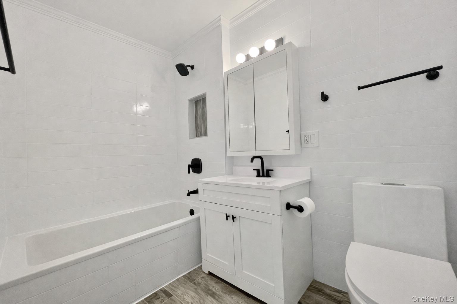 #4 photo, 74-13 Hillmeyer Avenue, कुईंस Arverne , NY 11692