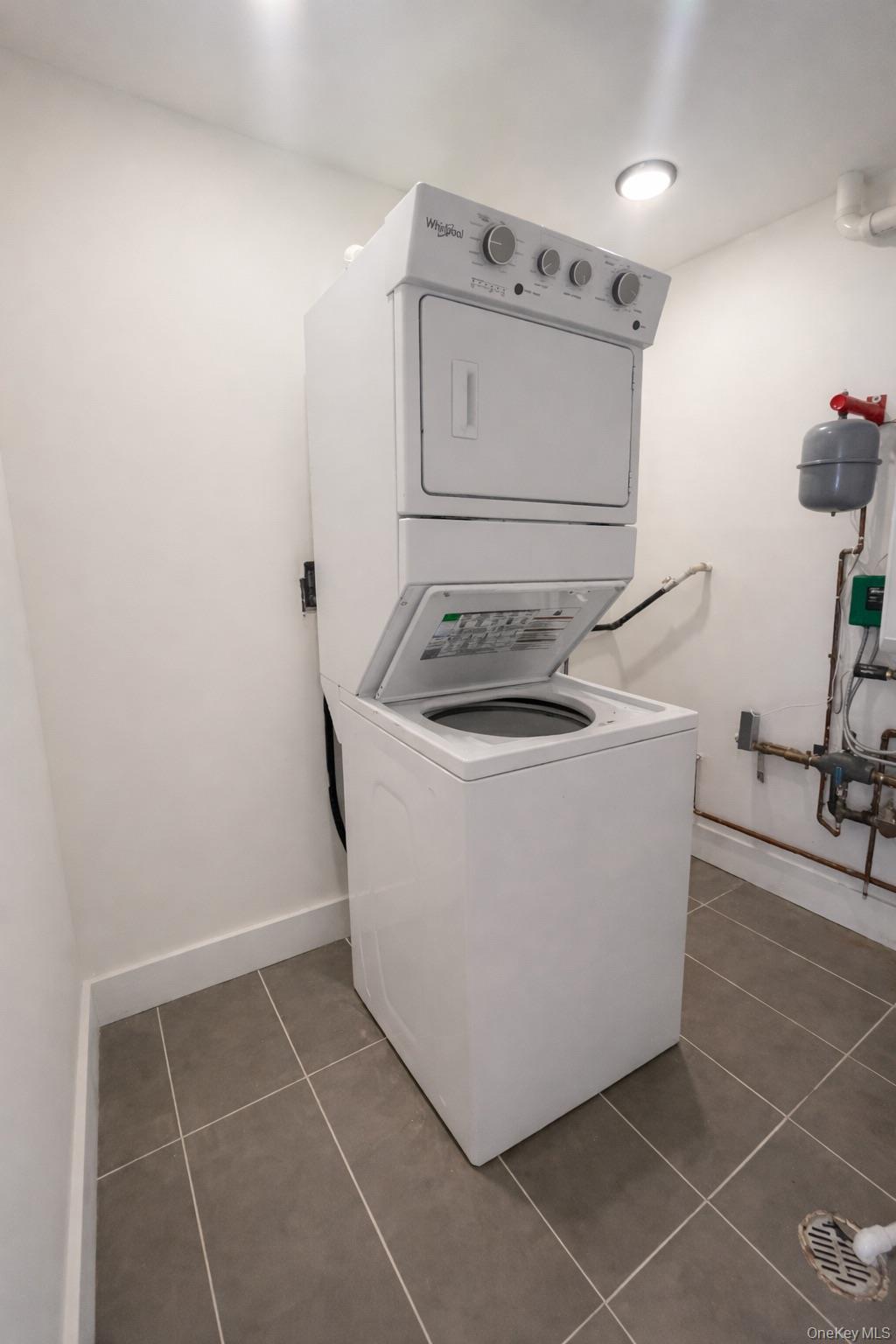 #9 photo, 74-13 Hillmeyer Avenue, कुईंस Arverne , NY 11692