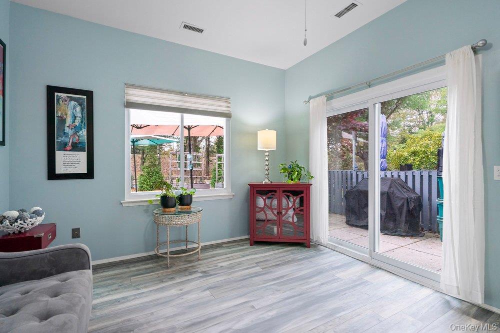 #11 photo, 824 Birchwood Park Drive, سوفولك Middle Island , NY 11953