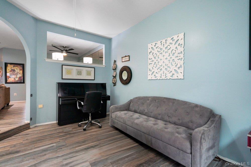 #12 photo, 824 Birchwood Park Drive, سوفولك Middle Island , NY 11953