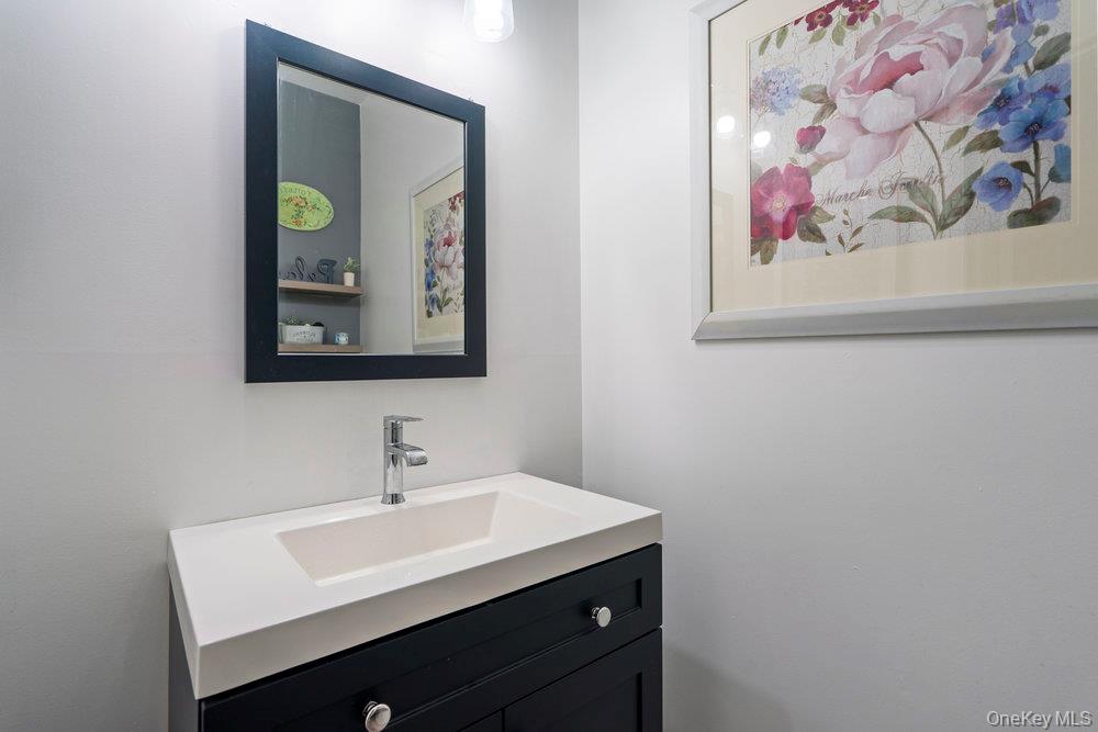 #13 photo, 824 Birchwood Park Drive, سوفولك Middle Island , NY 11953