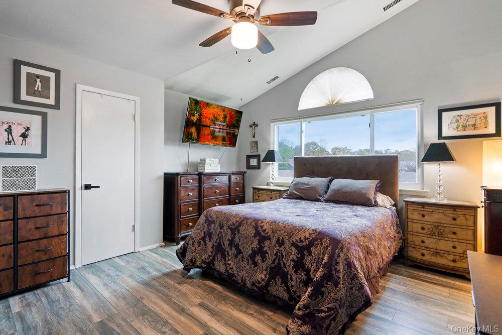 #14 photo, 824 Birchwood Park Drive, سوفولك Middle Island , NY 11953