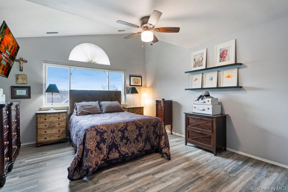 #15 photo, 824 Birchwood Park Drive, سوفولك Middle Island , NY 11953