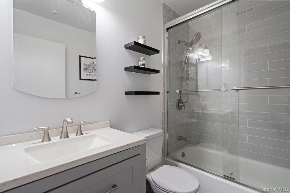 #20 photo, 824 Birchwood Park Drive, سوفولك Middle Island , NY 11953