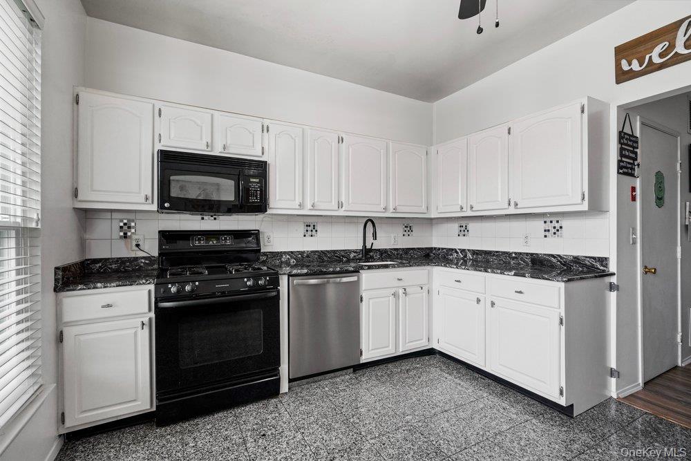 #5 photo, 824 Birchwood Park Drive, سوفولك Middle Island , NY 11953