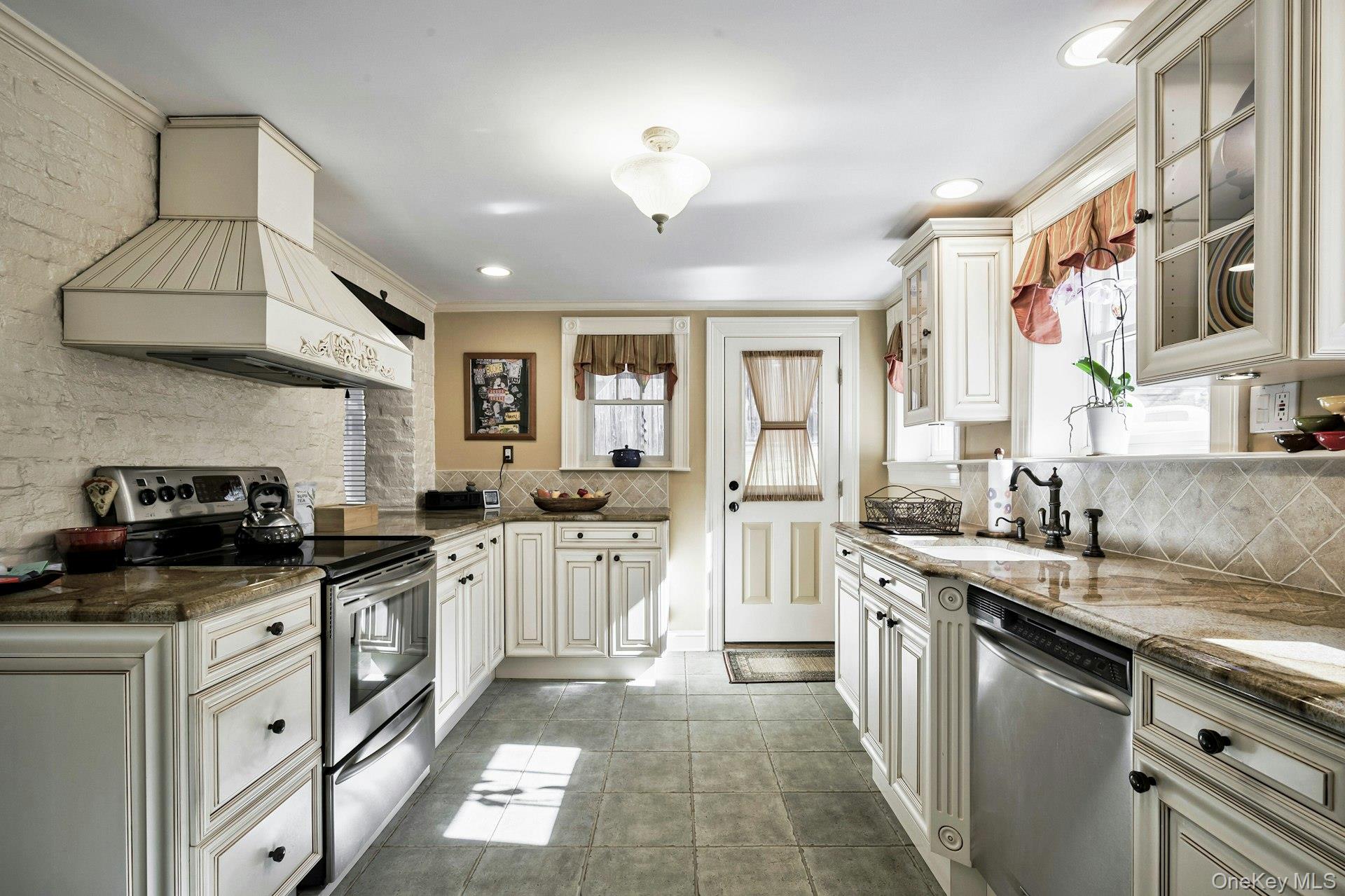 #16 photo, 126 Cove Road, Oyster Bay Cove , NY 11771