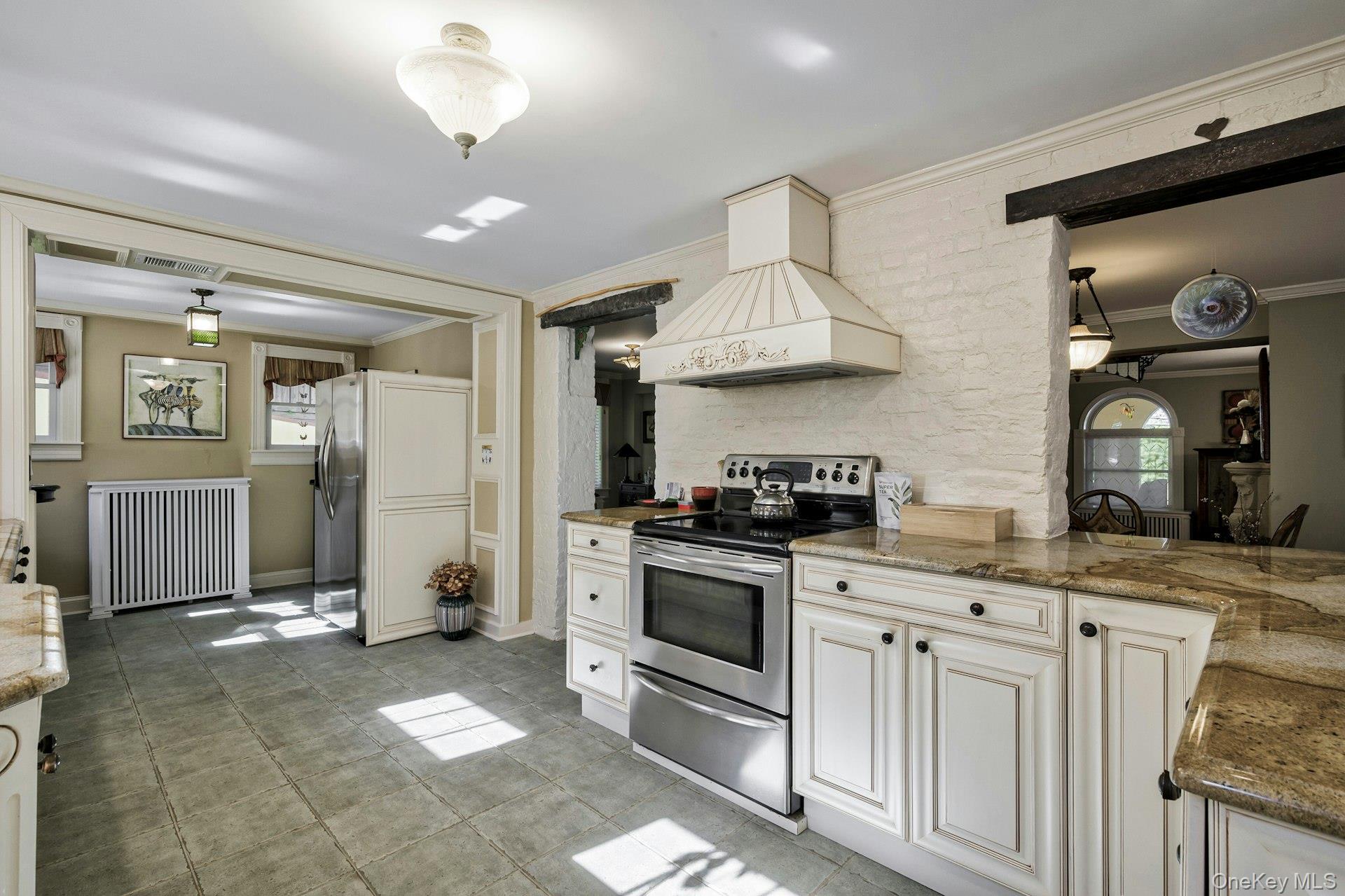 #19 photo, 126 Cove Road, Oyster Bay Cove , NY 11771