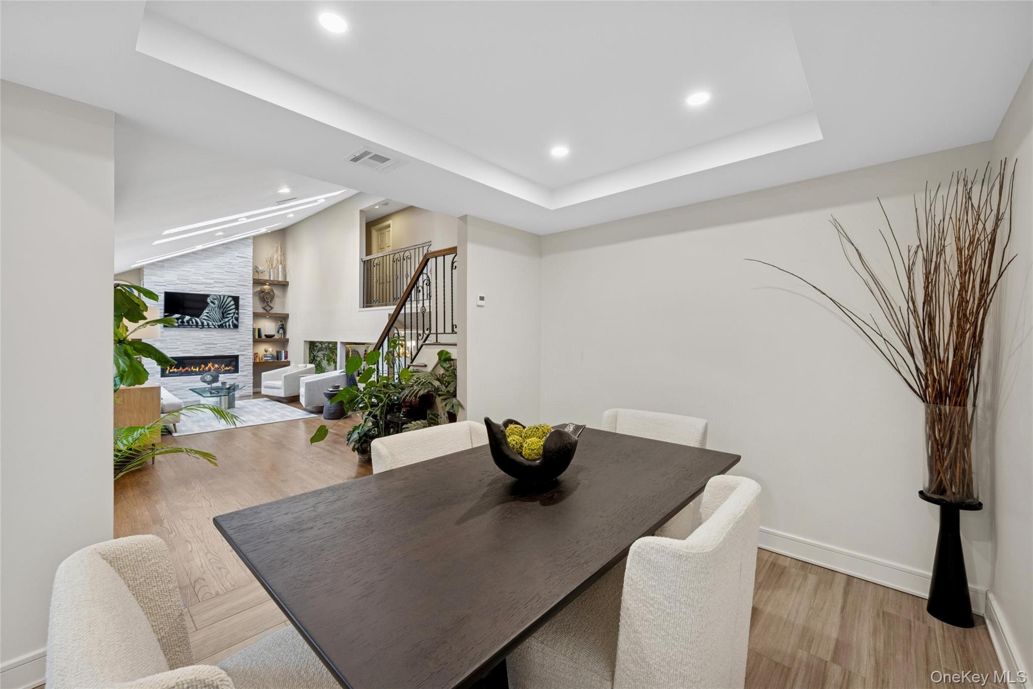 #11 photo, 17 Dover Lane, नासाउ काउंटी Old Bethpage , NY 11804