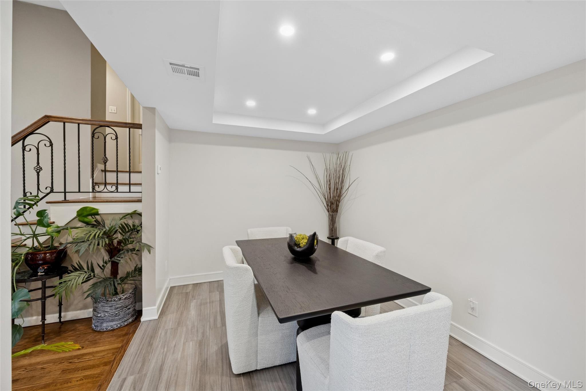 #14 photo, 17 Dover Lane, नासाउ काउंटी Old Bethpage , NY 11804