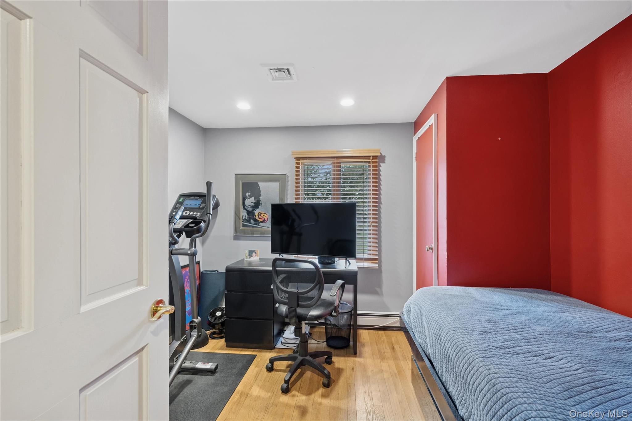 #18 photo, 17 Dover Lane, नासाउ काउंटी Old Bethpage , NY 11804