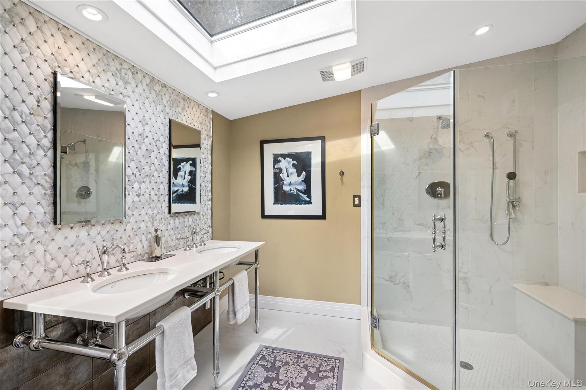 #20 photo, 17 Dover Lane, नासाउ काउंटी Old Bethpage , NY 11804