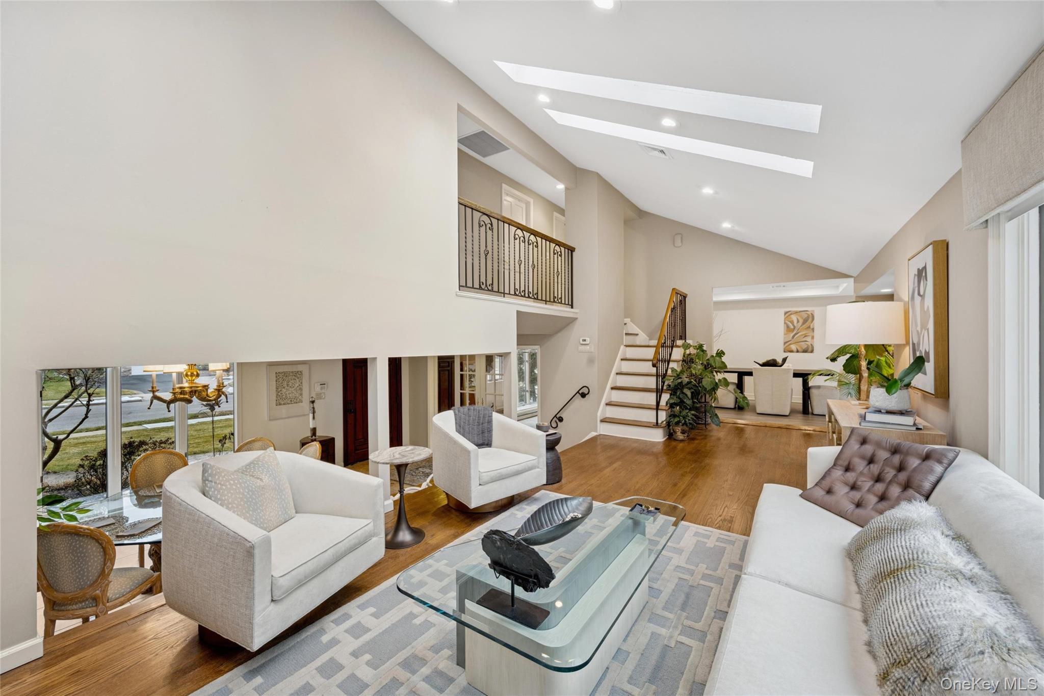 #8 photo, 17 Dover Lane, नासाउ काउंटी Old Bethpage , NY 11804