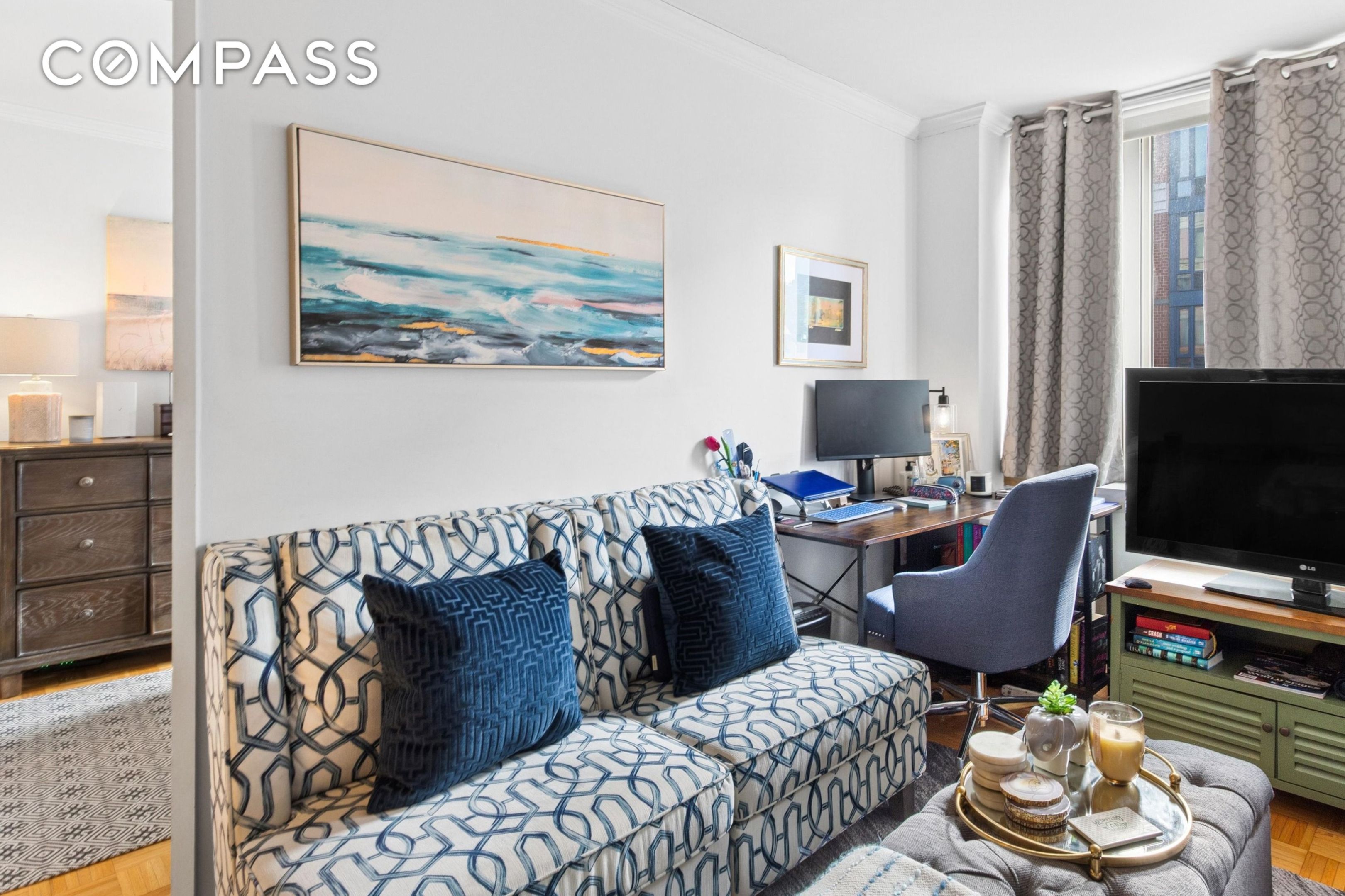 #3 photo, 404 E 76th Street, Lenox Hill , NY 10021