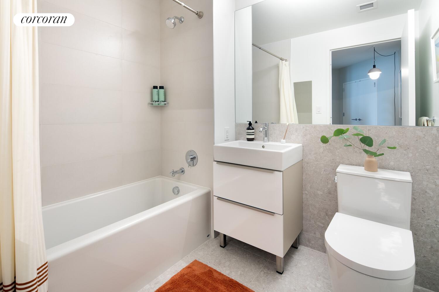 #10 photo, Astoria, קווינס Astoria , NY 11102