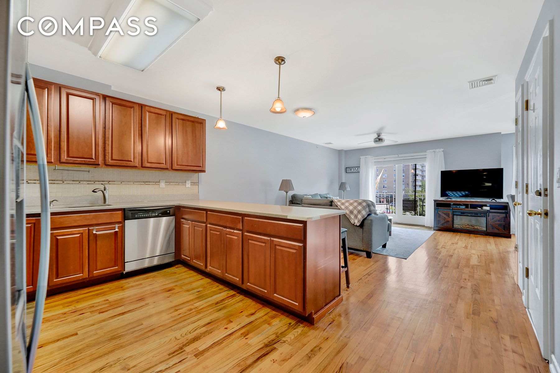 #5 photo, 102-20 Rockaway Beach Boulevard, كوينز Rockaway Park , NY 11694