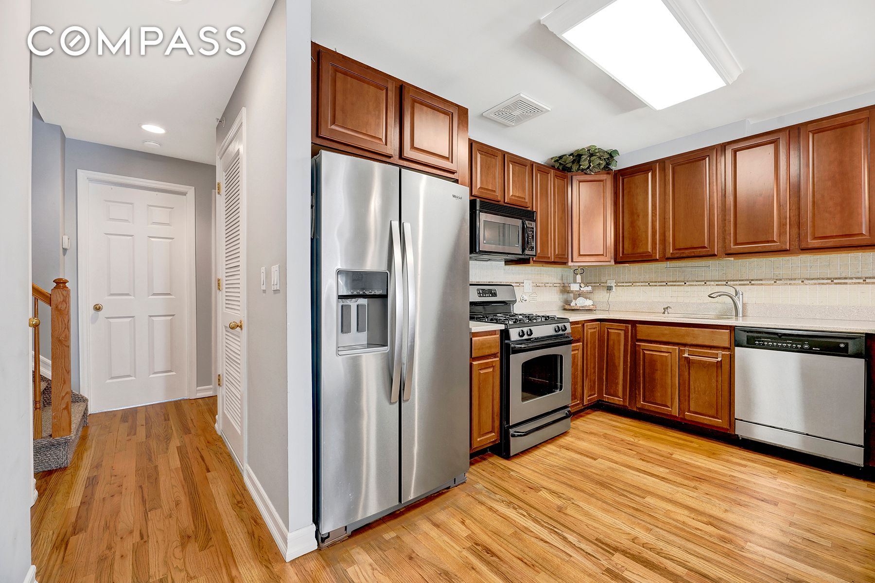 #6 photo, 102-20 Rockaway Beach Boulevard, كوينز Rockaway Park , NY 11694