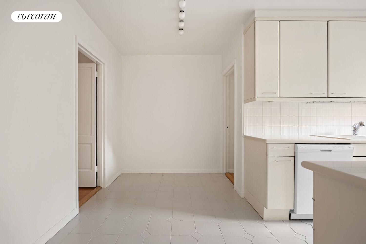 #18 photo, 150 E 77TH Street, मैनहटन Lenox Hill , NY 10075