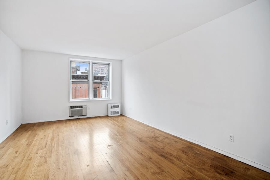 #2 photo, 301 E 84TH Street, Yorkville , NY 10028