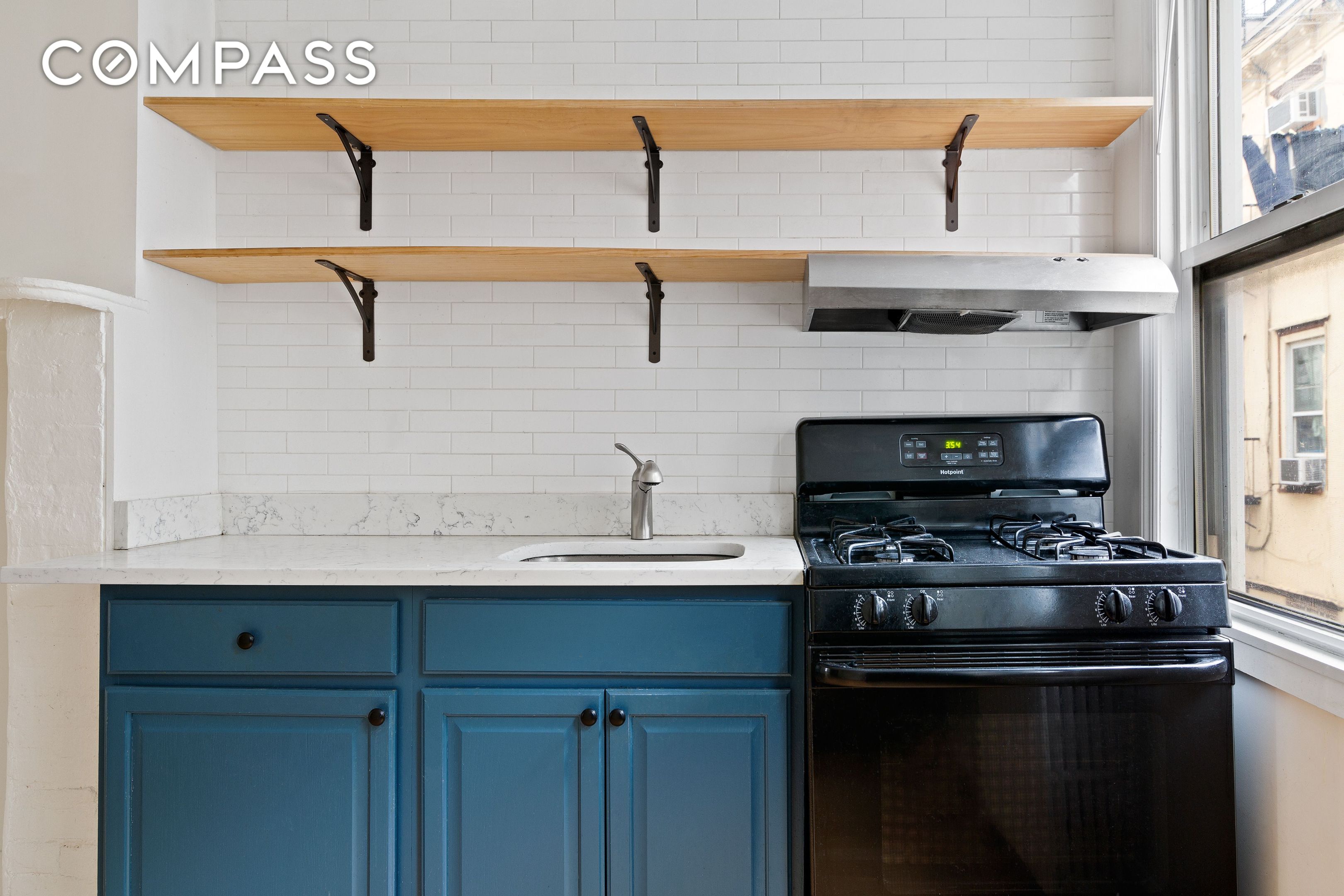 #4 photo, 283 Devoe Street, East Williamsburg , NY 11211