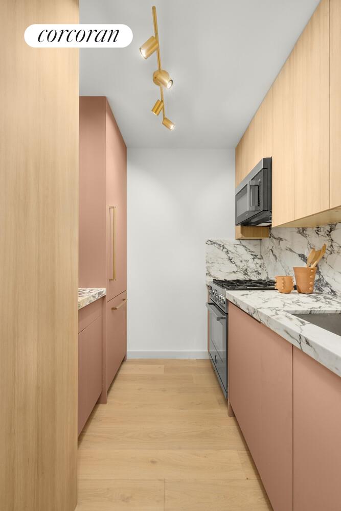 #4 photo, 170 W 23RD Street, Chelsea , NY 10011