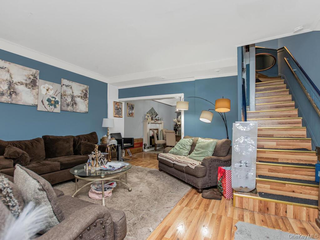 #3 photo, 3720 Dyre Avenue, Bronx , NY 10466