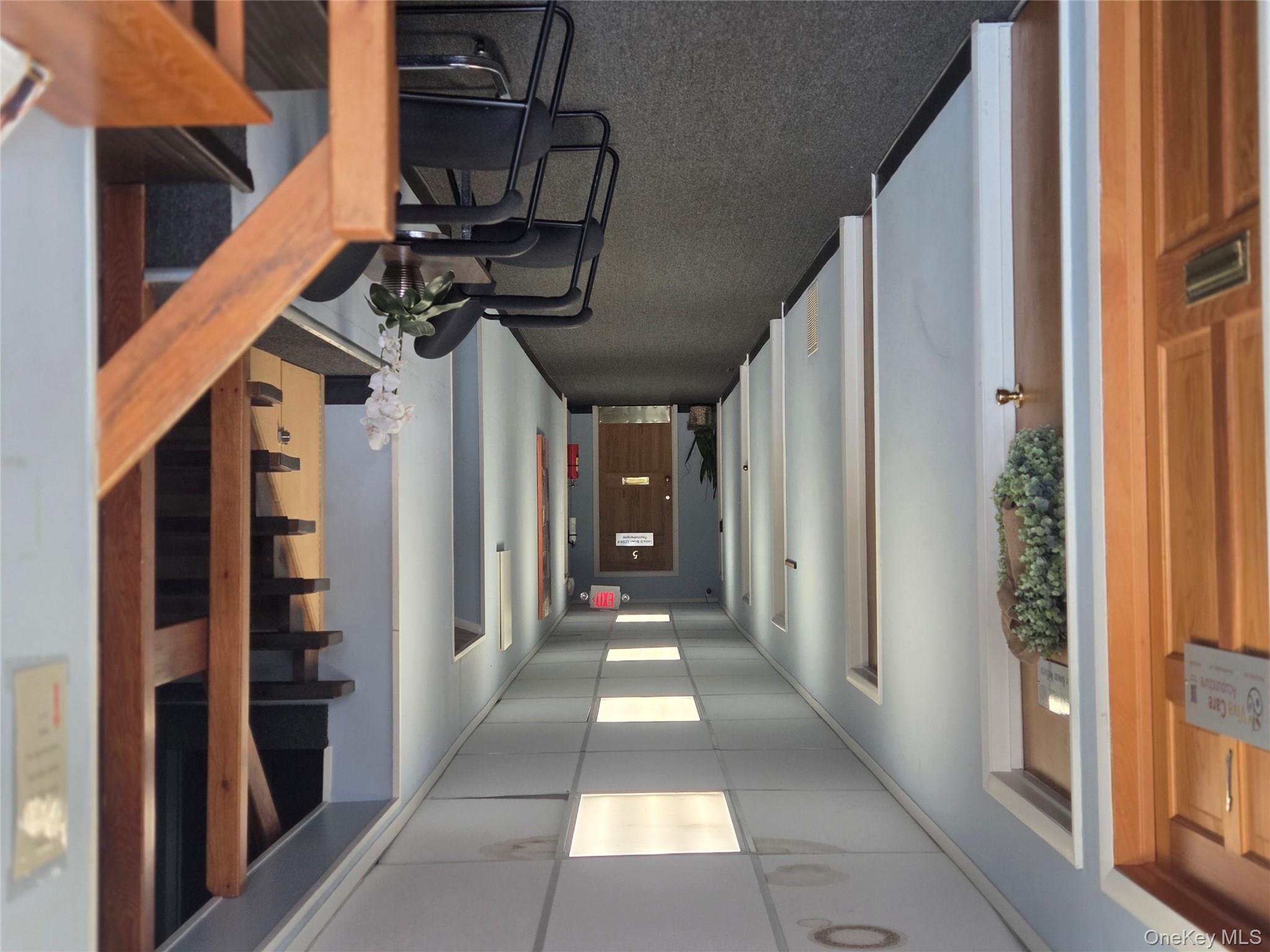 #3 photo, 631 Montauk Highway, מחוז סאפוק West Islip , NY 11795