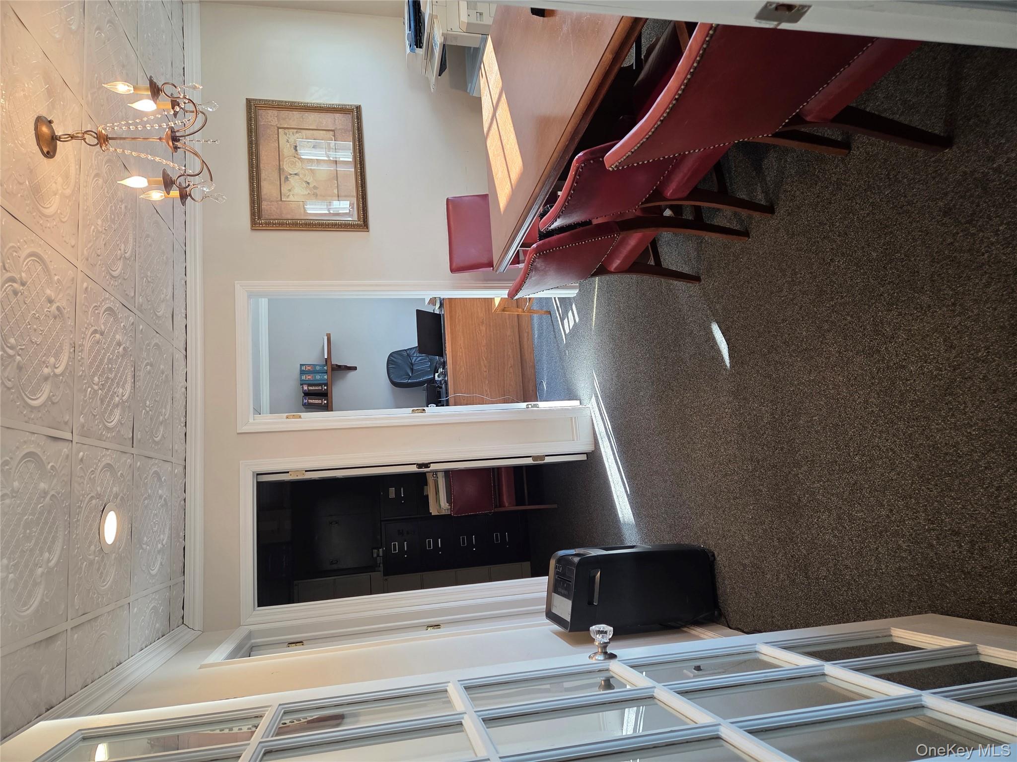 #5 photo, 631 Montauk Highway, מחוז סאפוק West Islip , NY 11795