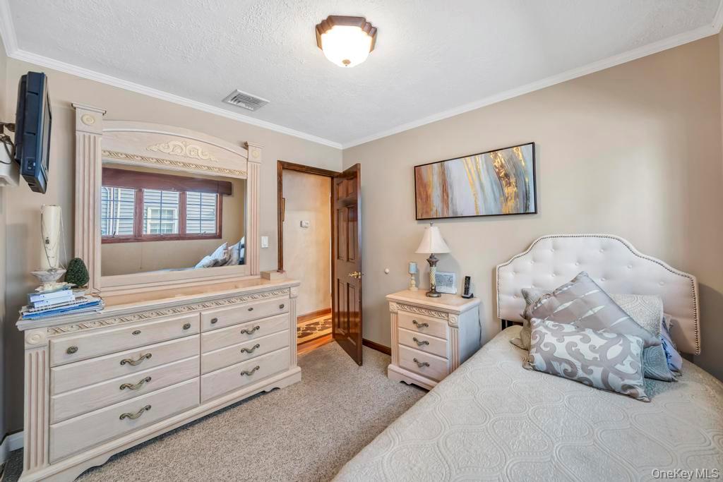 #12 photo, 60 Essex Road, Bethpage , NY 11714