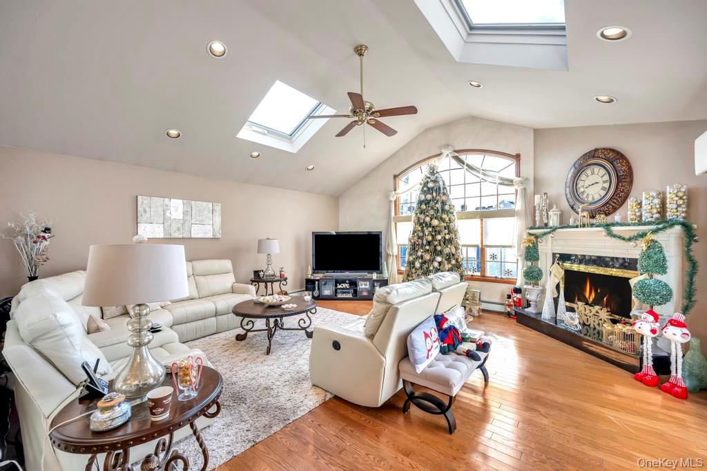 #7 photo, 60 Essex Road, Bethpage , NY 11714