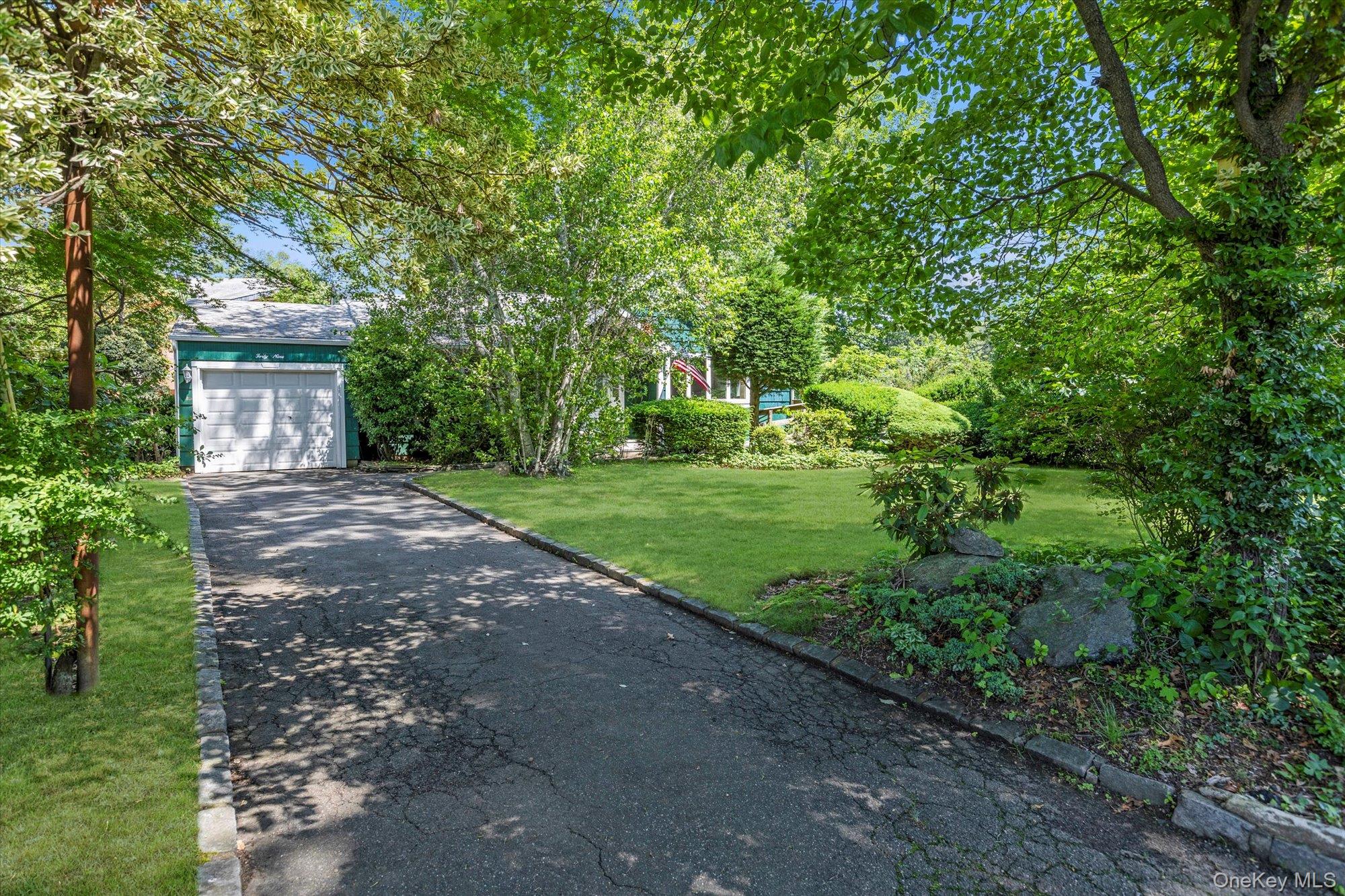 #17 photo, 49 Thorney Avenue, सफ़ोक काउंटी Huntington Station , NY 11746