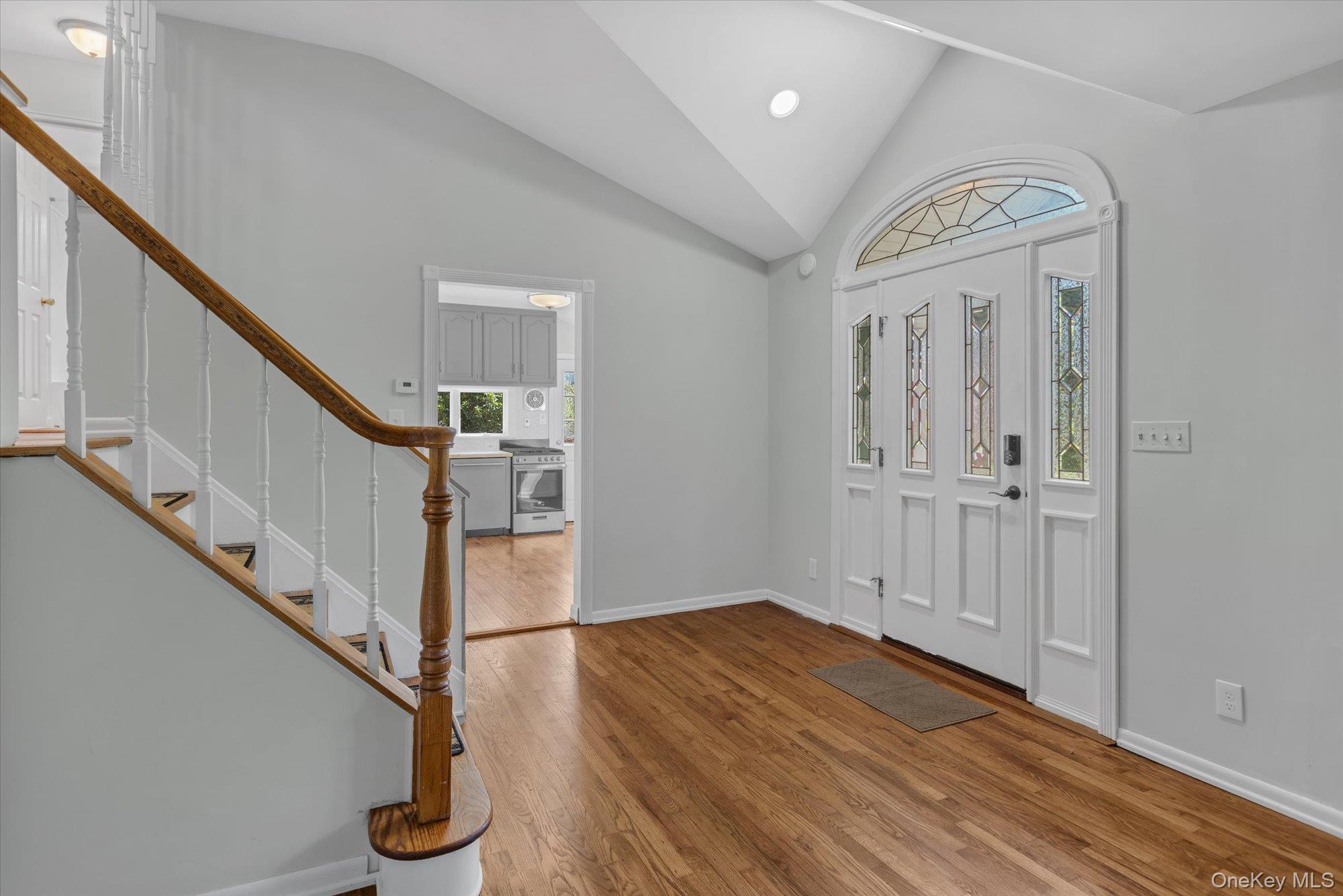 #2 photo, 49 Thorney Avenue, सफ़ोक काउंटी Huntington Station , NY 11746