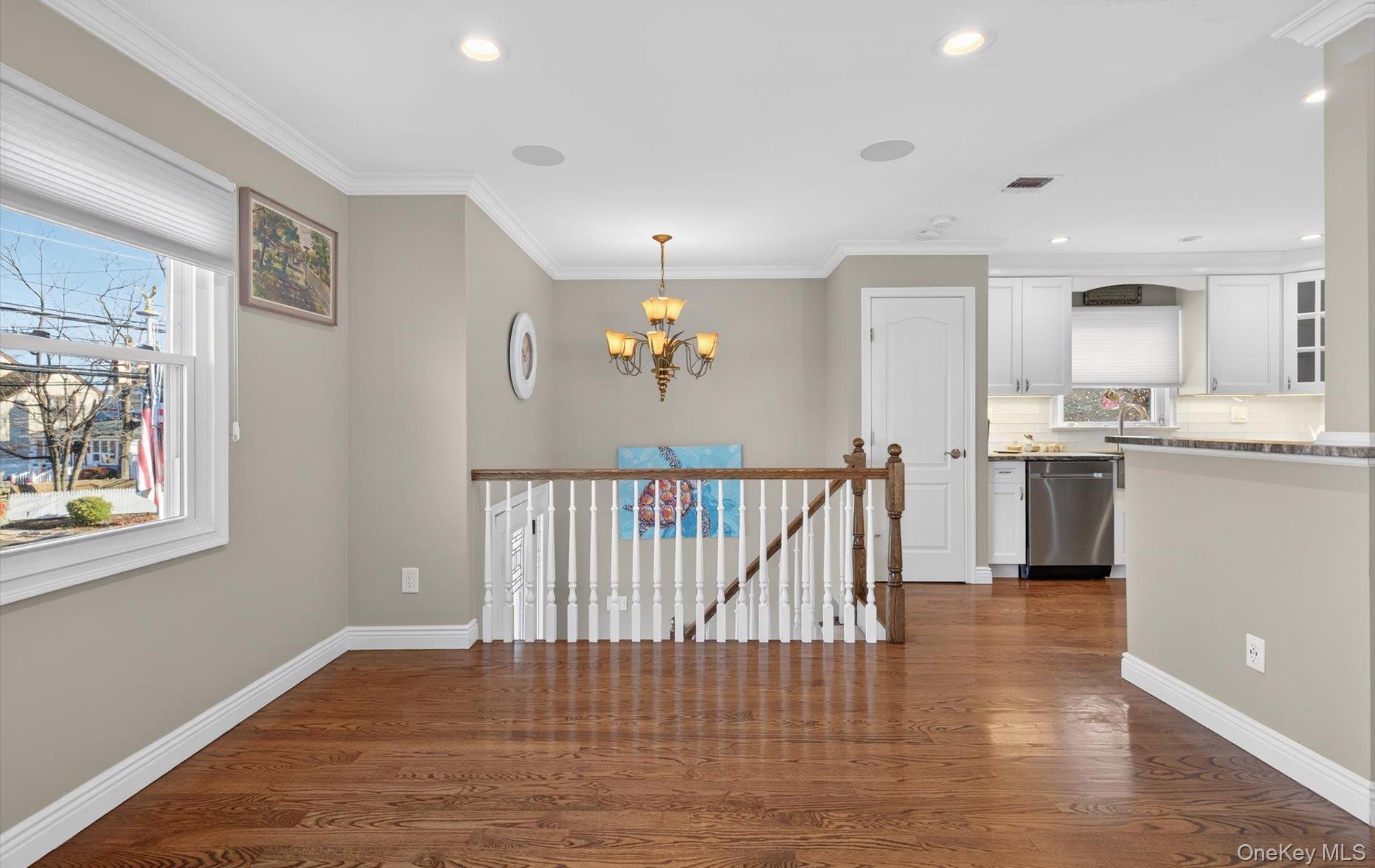 #11 photo, 306 Bayville Avenue, Bayville , NY 11709