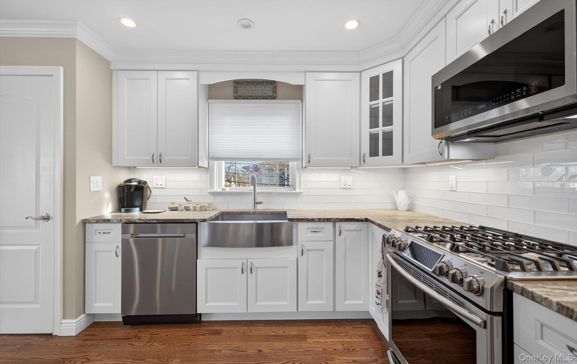 #9 photo, 306 Bayville Avenue, Bayville , NY 11709