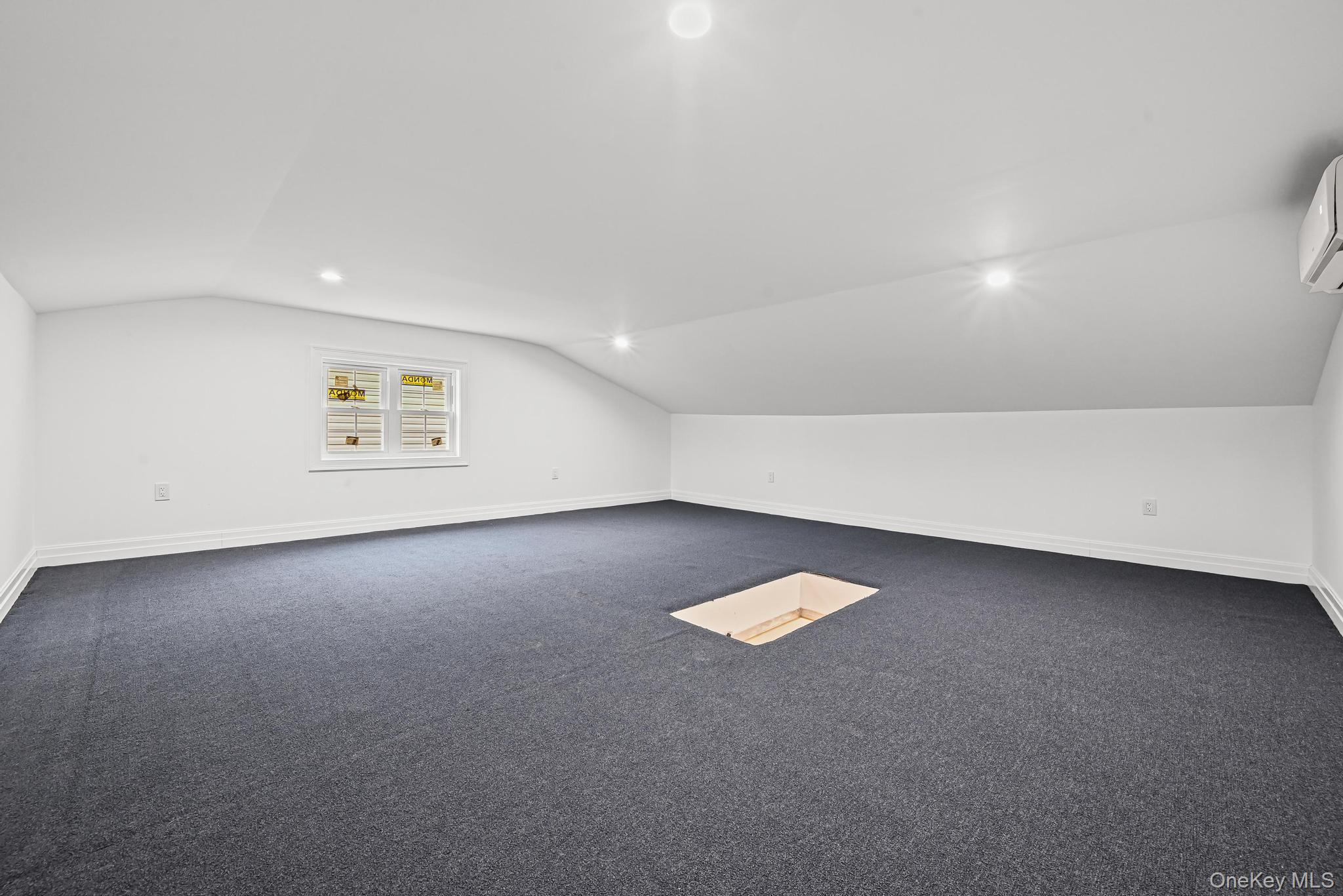 #11 photo, 160-15 118th Road, Jamaica , NY 11434