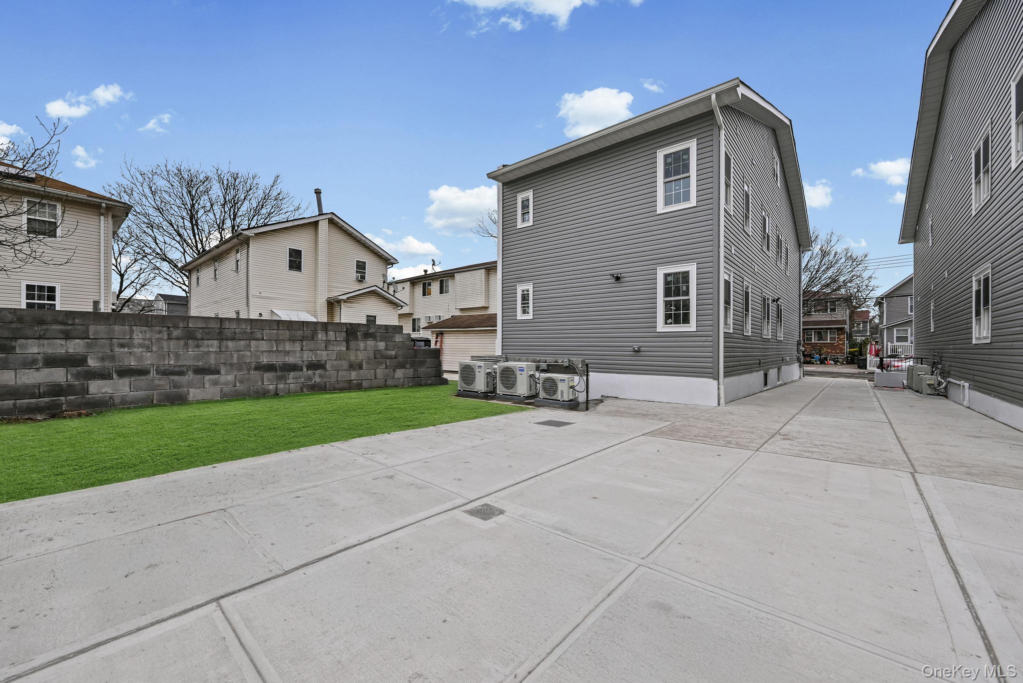 #4 photo, 160-15 118th Road, Jamaica , NY 11434