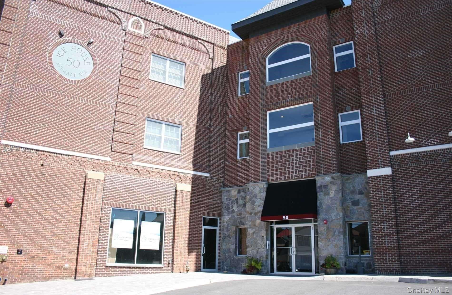 #1 photo, 50 Stewart Avenue, सफ़ोक काउंटी Huntington , NY 11743