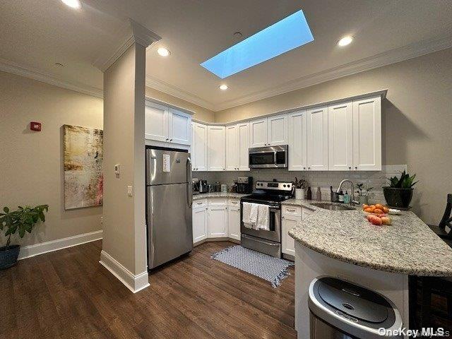 #4 photo, 50-3K Stewart Avenue, सफ़ोक काउंटी Huntington , NY 11743