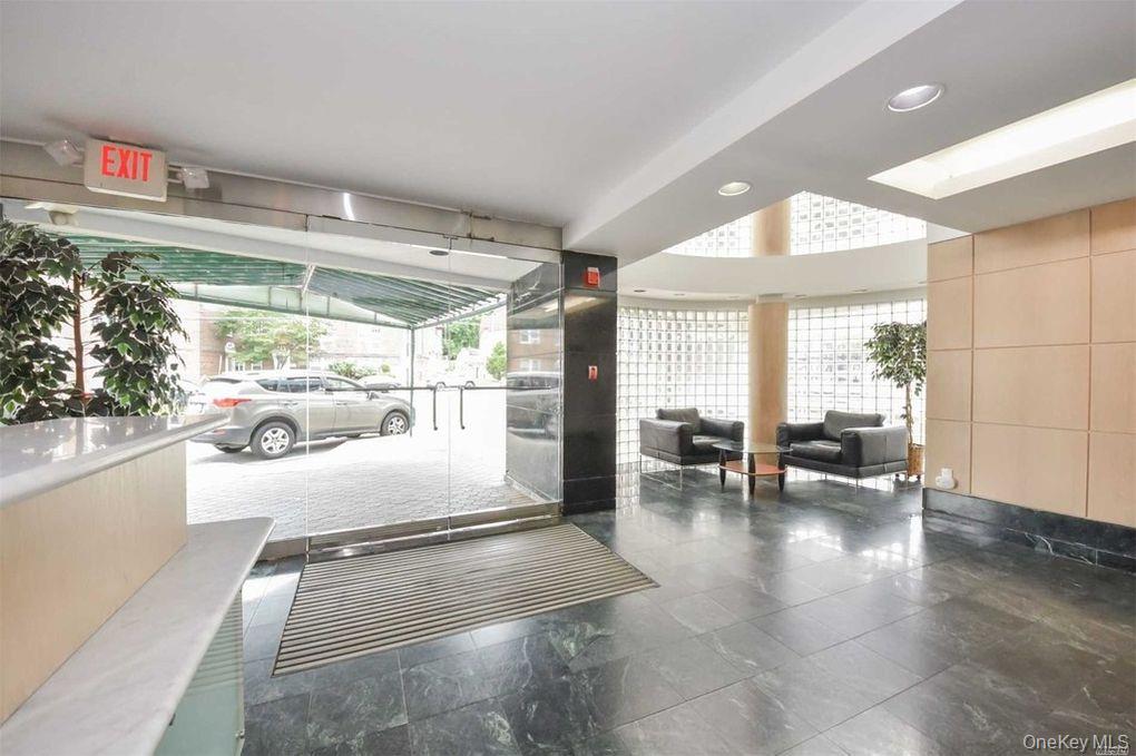 #2 photo, 88 Cuttermill Road, Great Neck , NY 11021