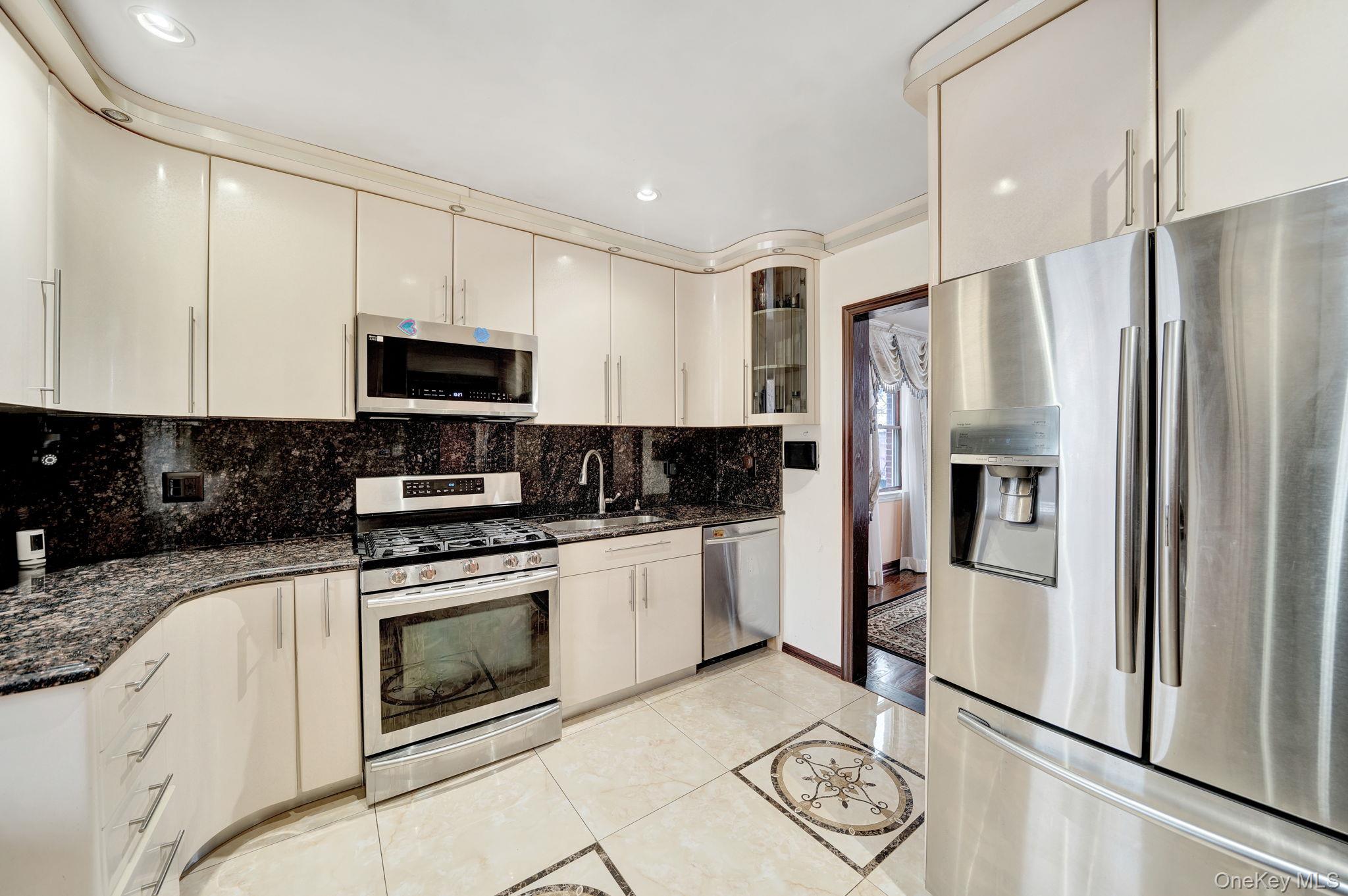 #10 photo, 87-67 Chevy Chase, Куинс ‖ Jamaica Estates , NY 11432