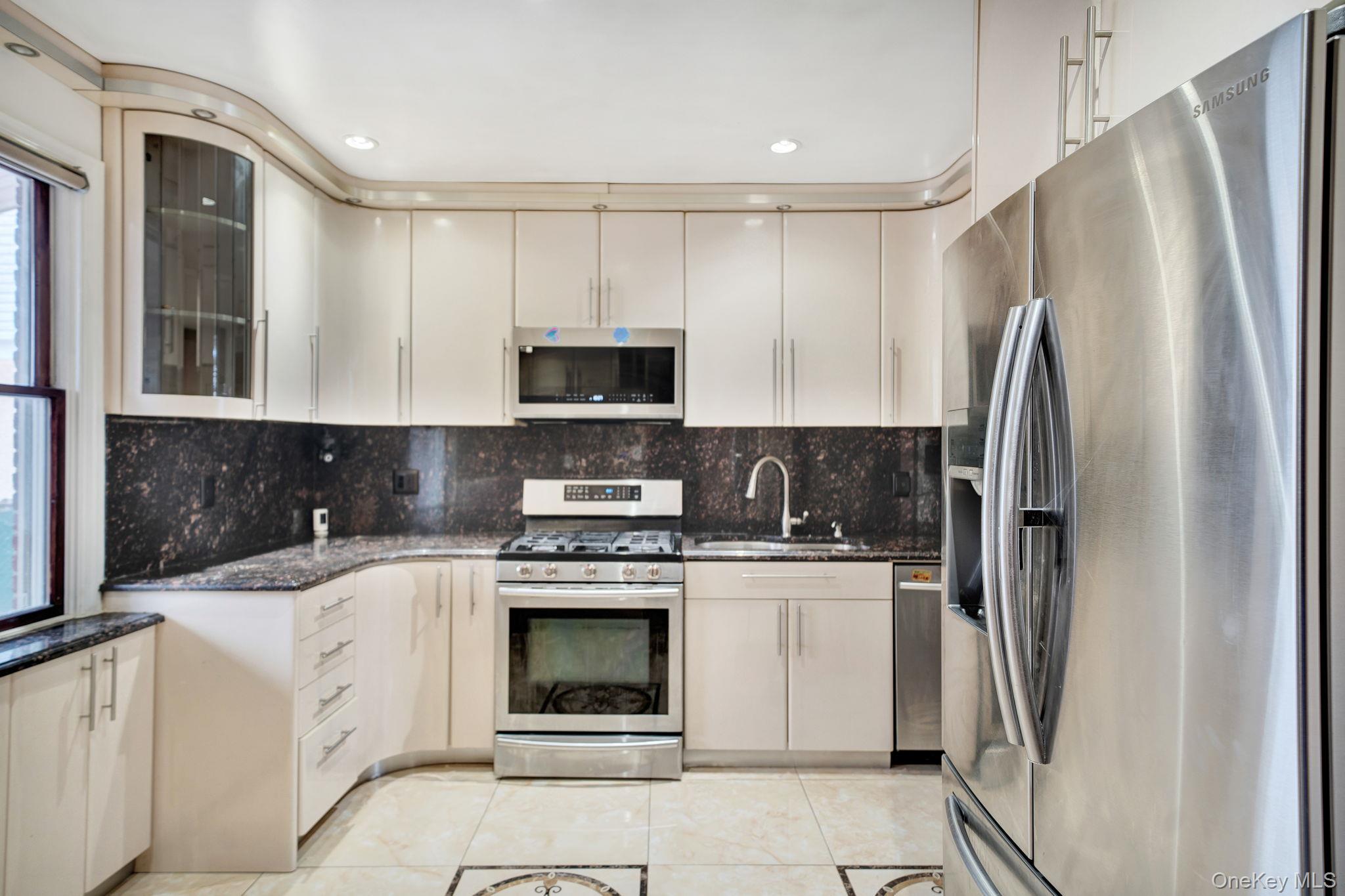 #11 photo, 87-67 Chevy Chase, Куинс ‖ Jamaica Estates , NY 11432