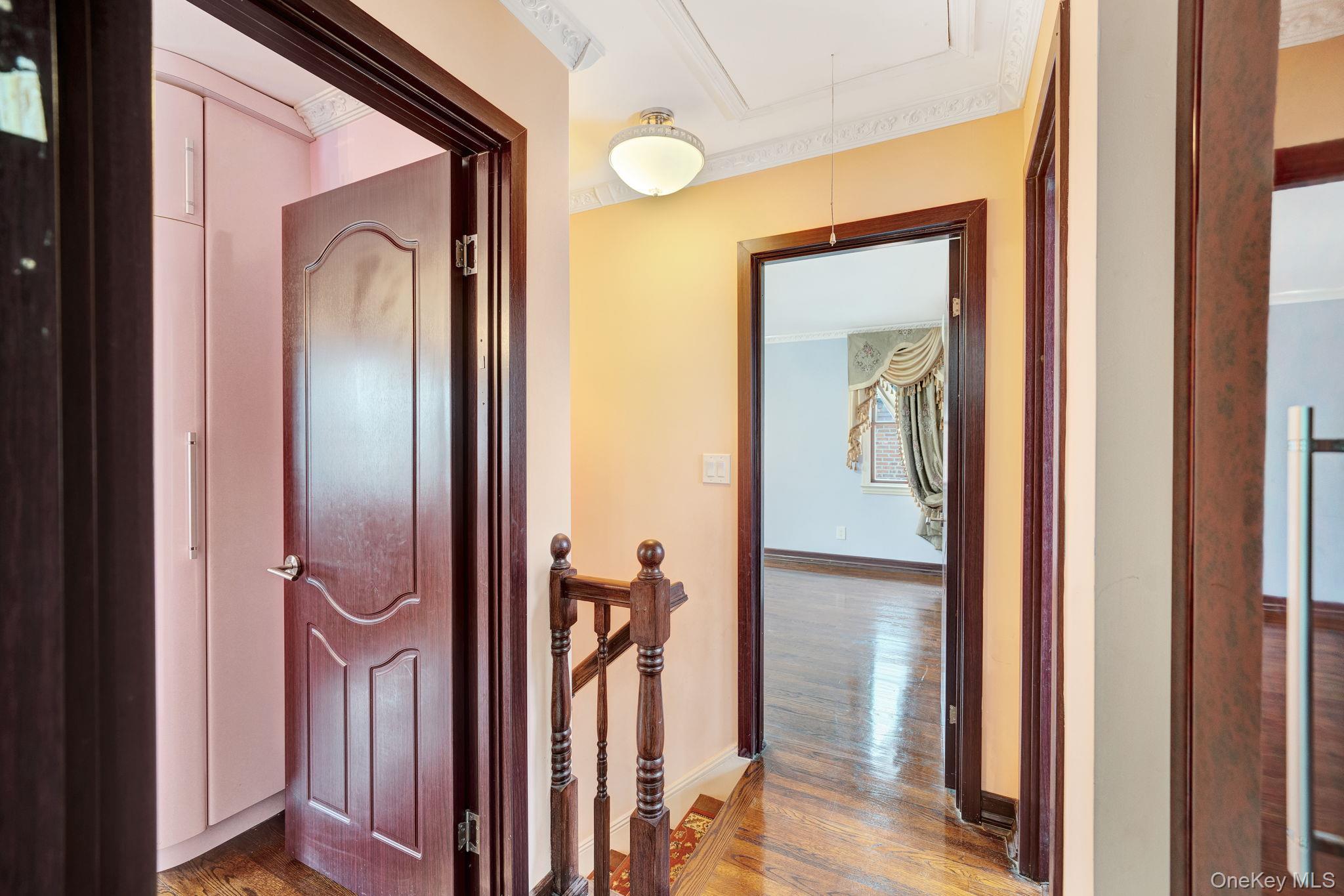 #18 photo, 87-67 Chevy Chase, Куинс ‖ Jamaica Estates , NY 11432