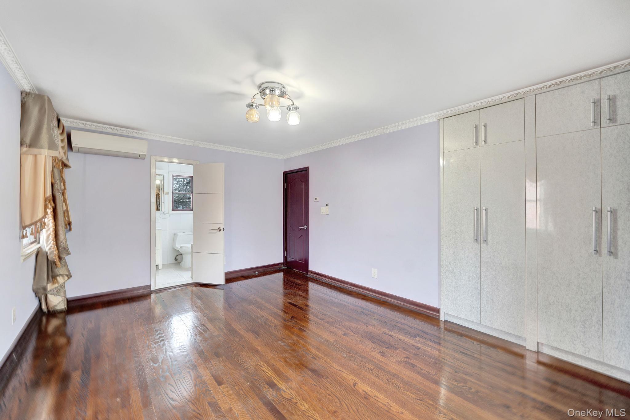 #19 photo, 87-67 Chevy Chase, Куинс ‖ Jamaica Estates , NY 11432