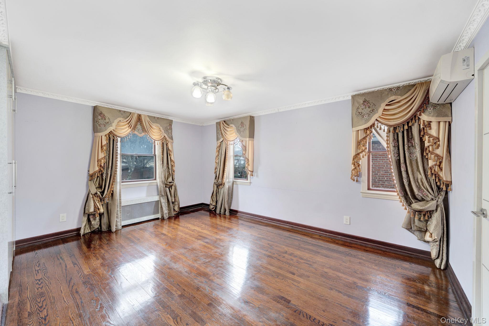 #20 photo, 87-67 Chevy Chase, Куинс ‖ Jamaica Estates , NY 11432