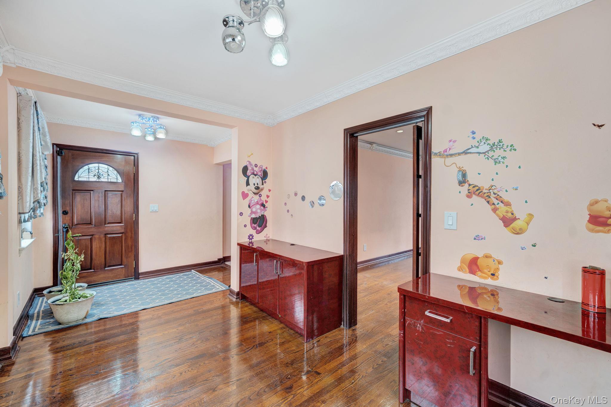 #6 photo, 87-67 Chevy Chase, Куинс ‖ Jamaica Estates , NY 11432