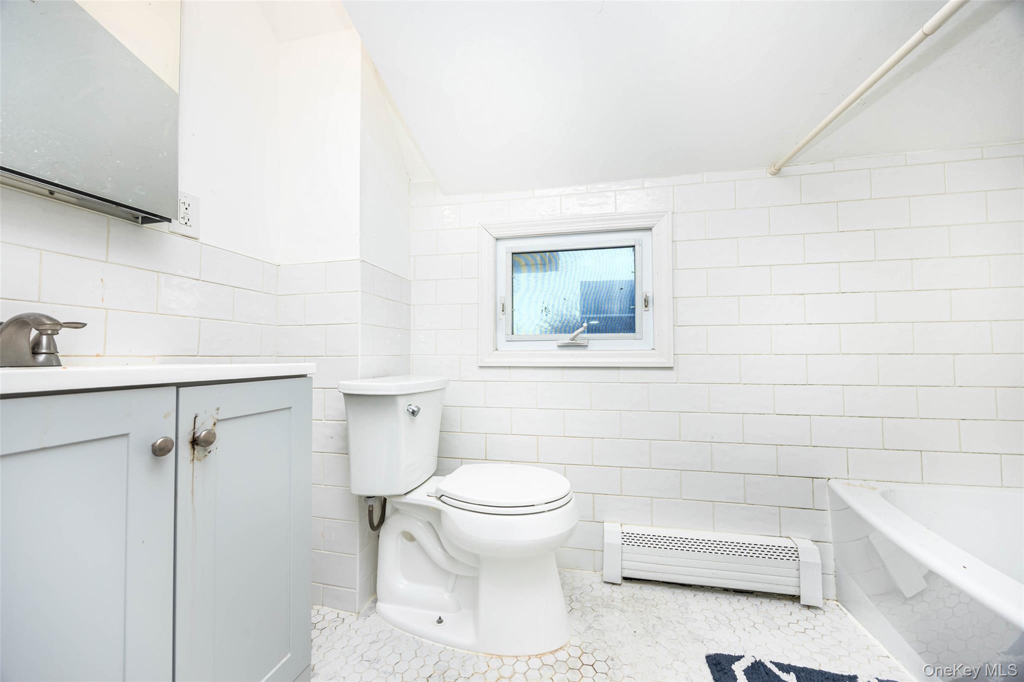 #10 photo, 62 Westend Avenue, नासाउ काउंटी Freeport , NY 11520